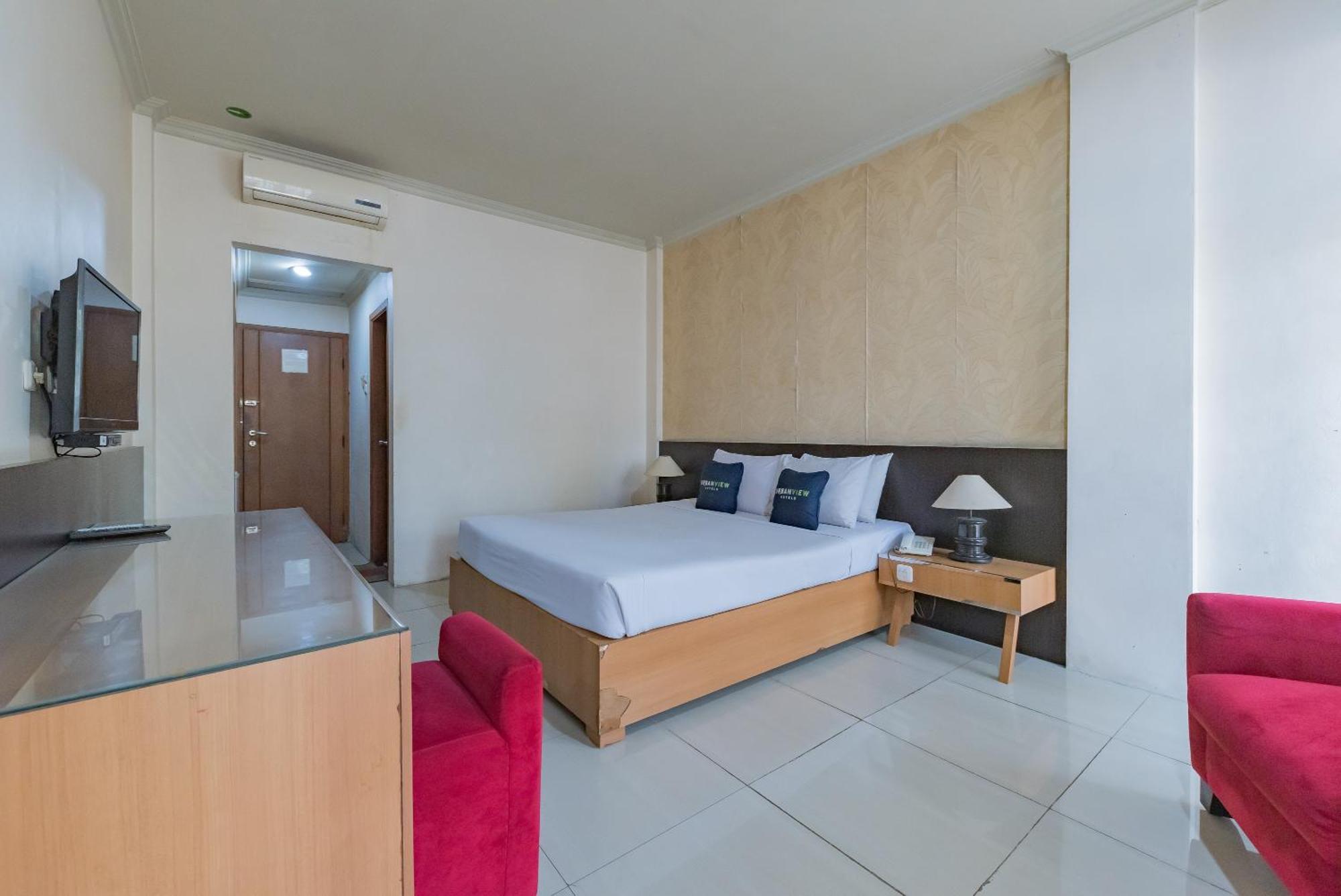 Urbanview Hotel Crown Tasikmalaya By Reddoorz Exteriör bild