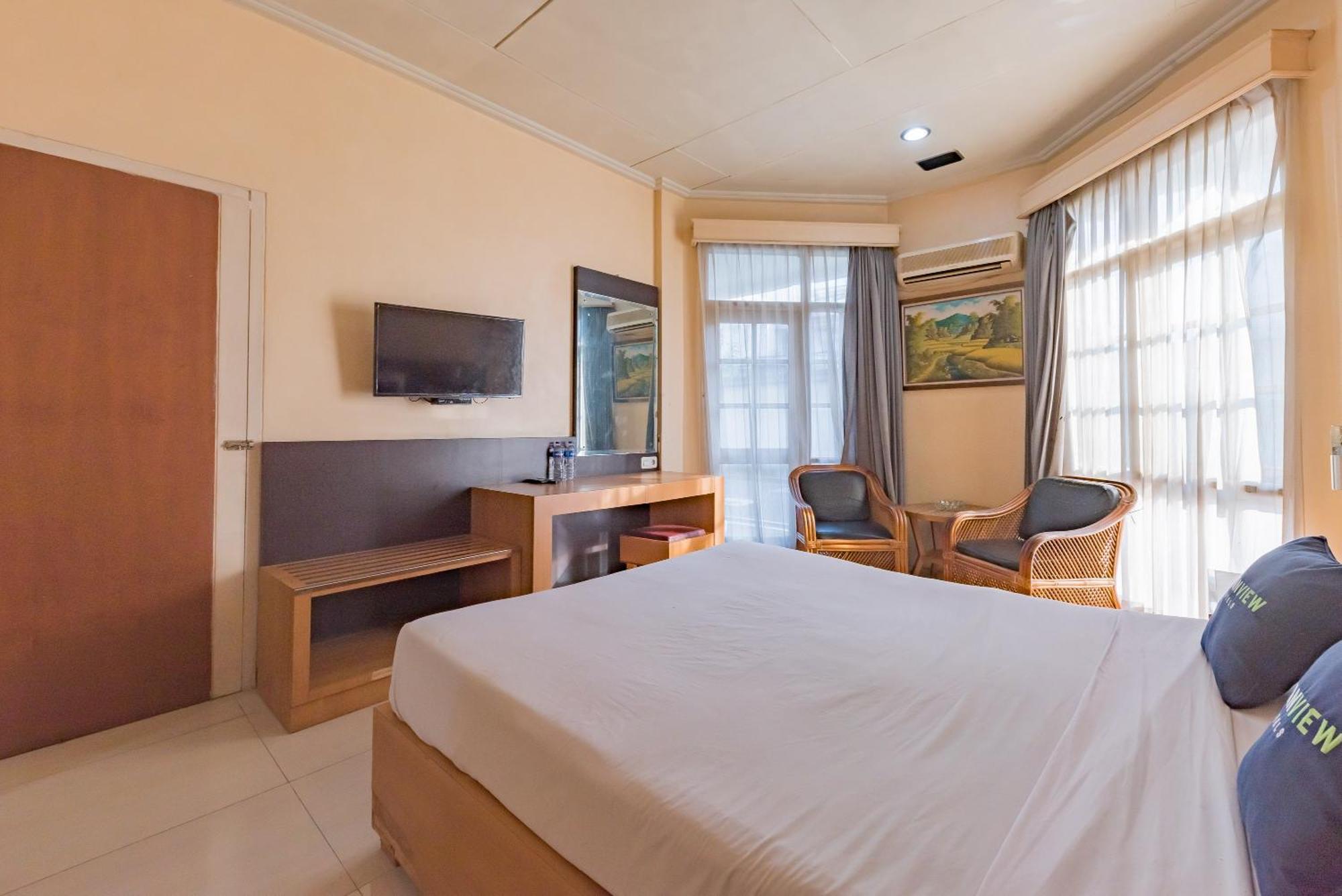 Urbanview Hotel Crown Tasikmalaya By Reddoorz Exteriör bild